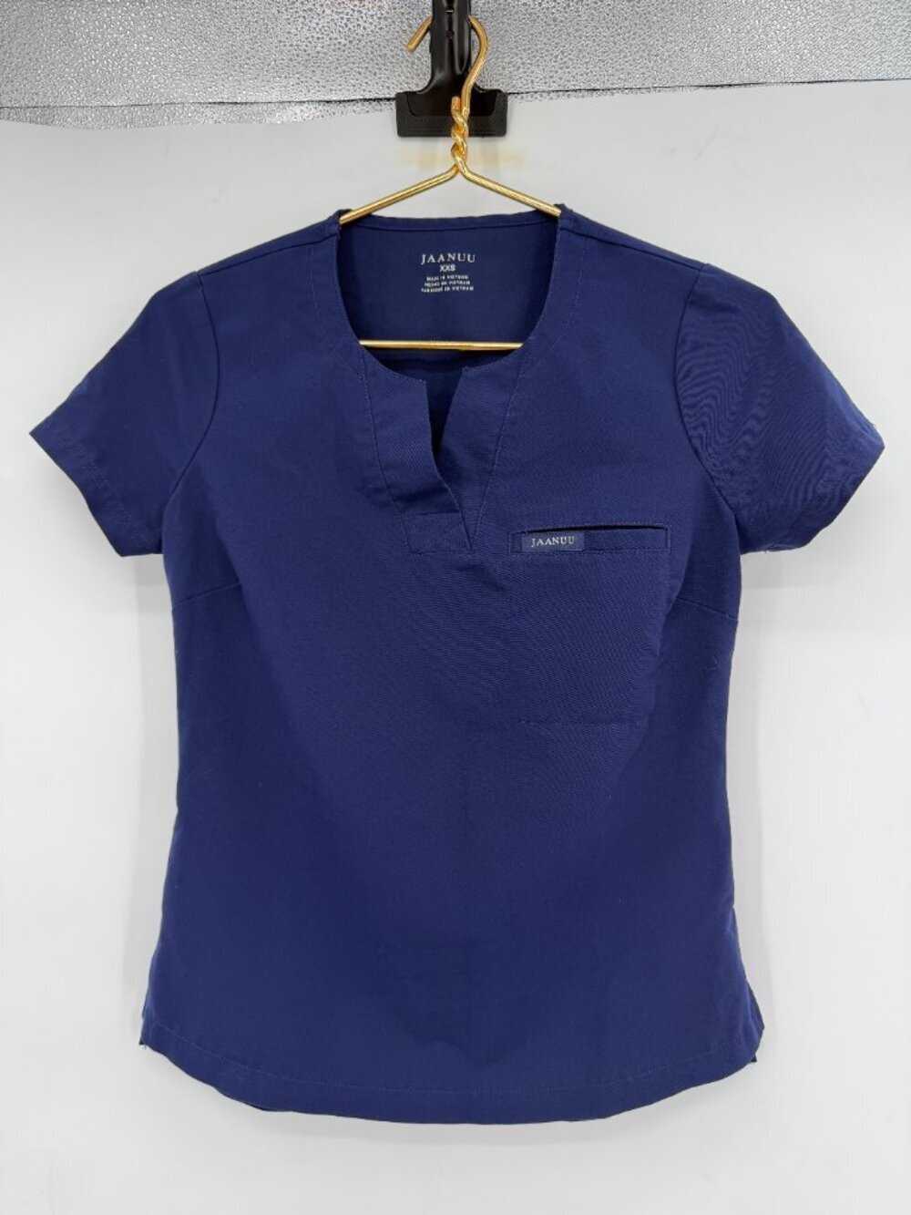 Jaanuu Women's Navy Blue Scrub Top XXS Stretch V-Neck Healthcare Medical Uniform - Picture 1 of 8